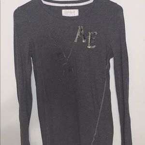 Women’s AE long sleeve knit shirt.